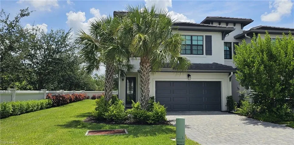 7510 Rockefeller Dr, Naples, Florida 34119