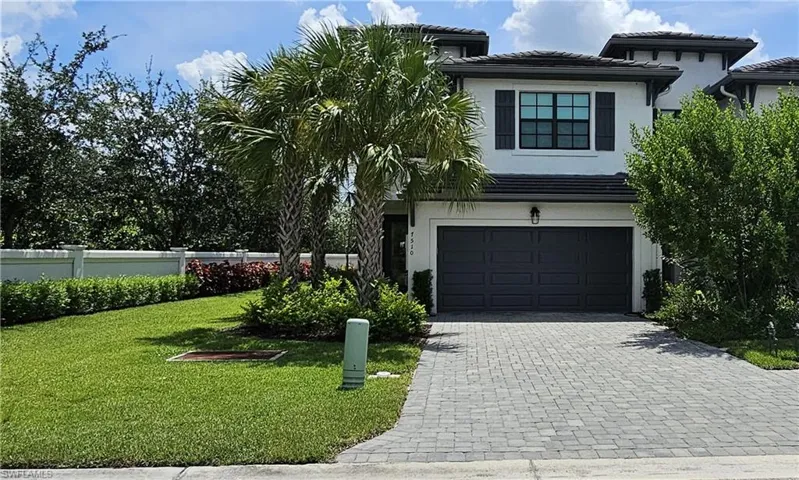 7510 Rockefeller Dr, Naples, Florida 34119