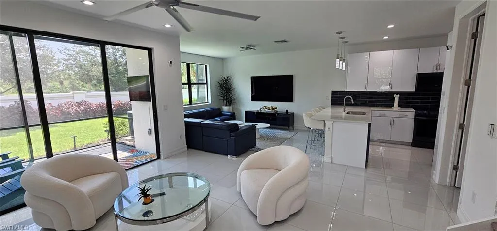 7510 Rockefeller Dr, Naples, Florida 34119