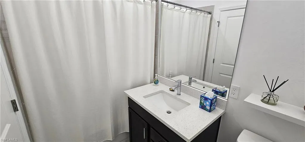 7510 Rockefeller Dr, Naples, Florida 34119
