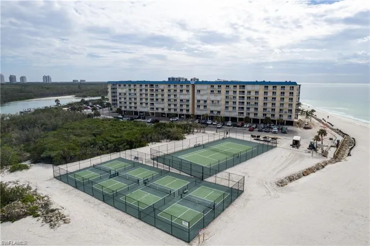 Tennis and pickle ball courts