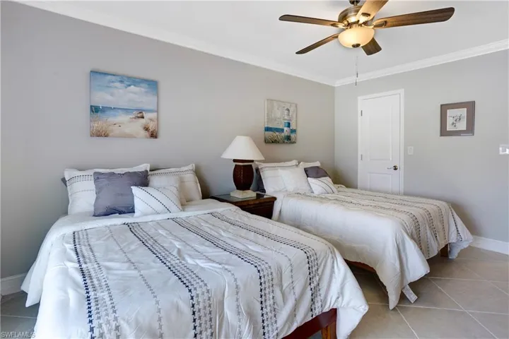 2 full size beds