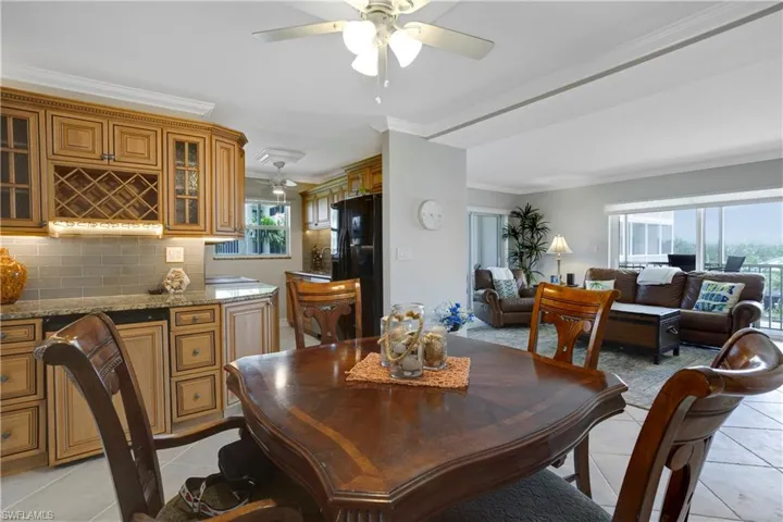 Abundance of natural light through the many windows in this corner unit.