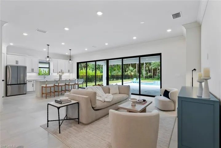 236  Allamanda  WAY, Naples, FL 34114