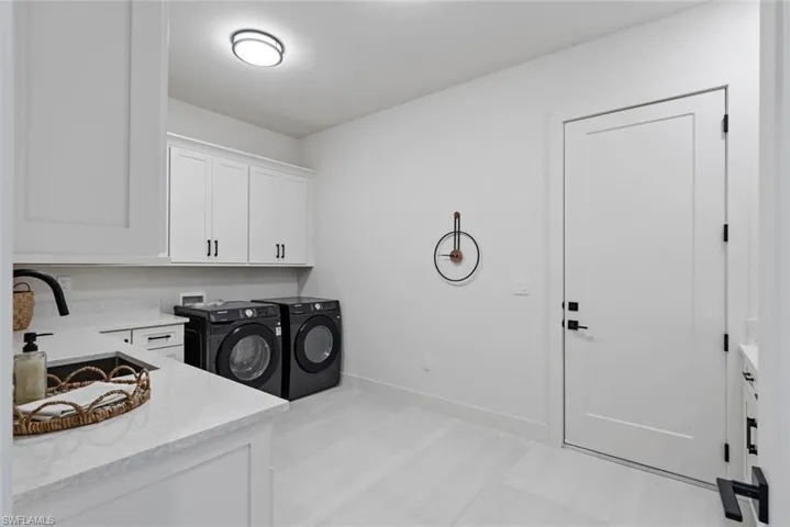 236  Allamanda  WAY, Naples, FL 34114