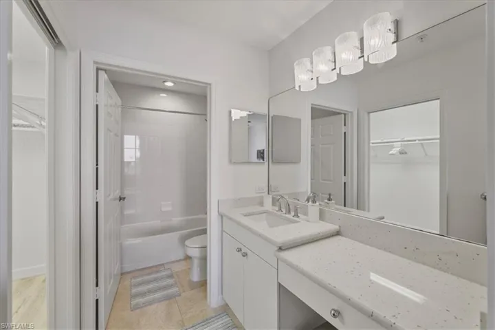 Ensuite bathroom connected to guest bedroom
