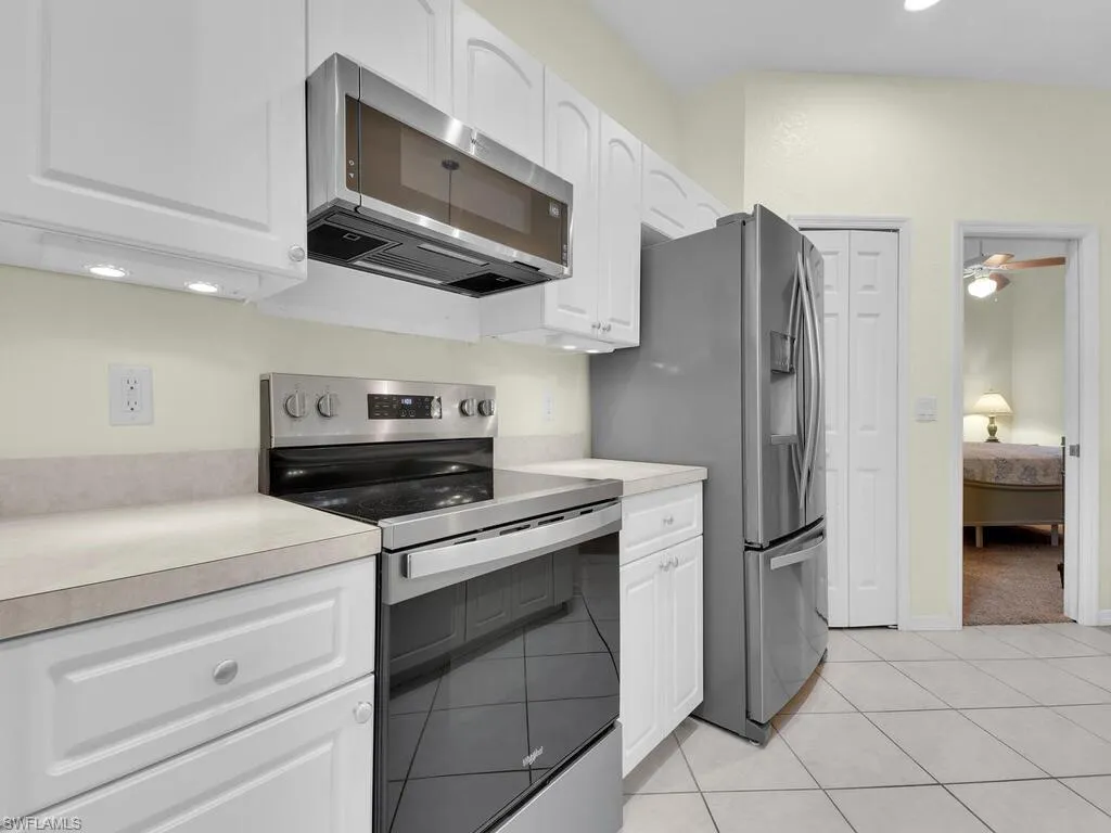 2040 Embarcadero WAY, North Fort Myers, FL 33917,225049572