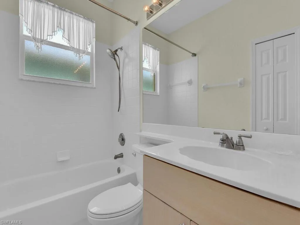 2040 Embarcadero WAY, North Fort Myers, FL 33917,225049572
