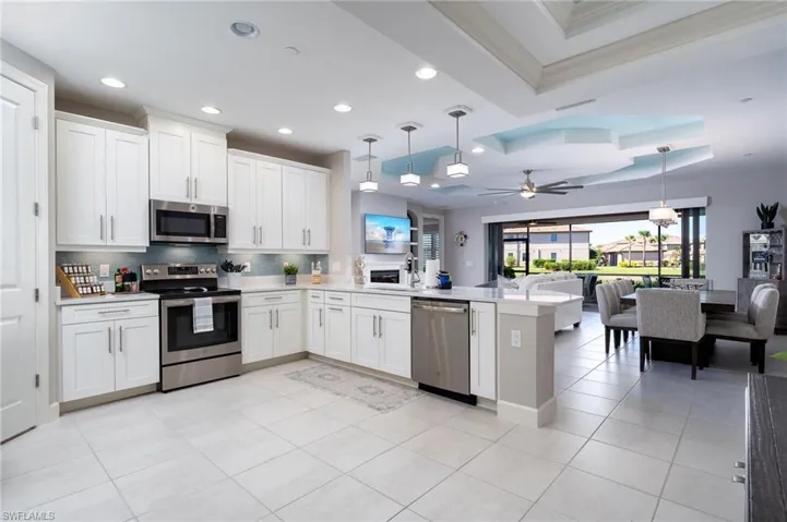 9650 Montelanico Loop 102, Naples, Florida 34119