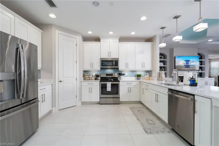 9650 Montelanico Loop 102, Naples, Florida 34119