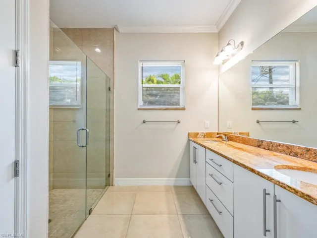 8414  Bahamas  RD, Fort Myers, FL 33967