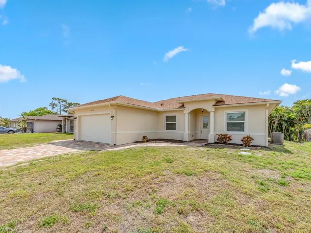 8414  Bahamas  RD, Fort Myers, FL 33967