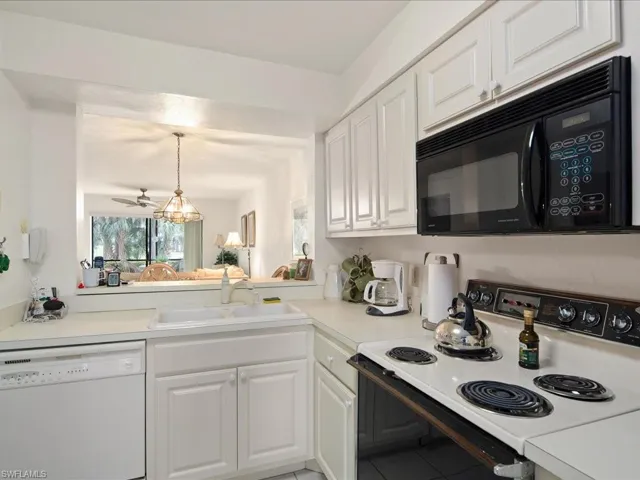 A large pass through to the dining area allows for ease of entertaining.