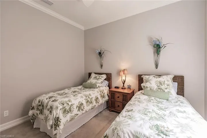 6105 Dogleg Dr, Naples, Florida 34113