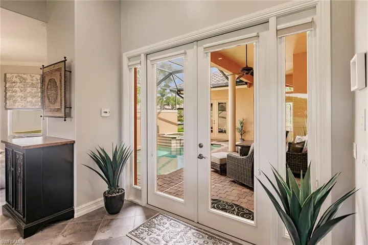 6105 Dogleg Dr, Naples, Florida 34113