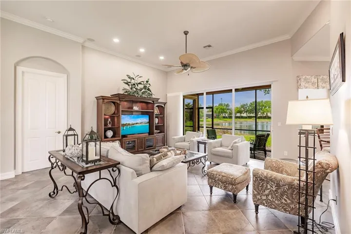 6105 Dogleg Dr, Naples, Florida 34113