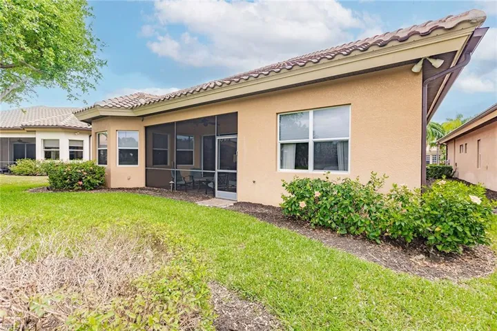 6105 Dogleg Dr, Naples, Florida 34113