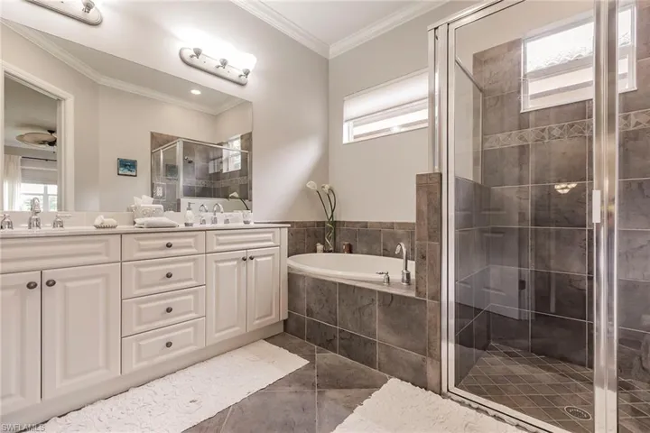 6105 Dogleg Dr, Naples, Florida 34113