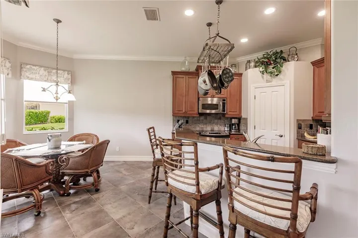 6105 Dogleg Dr, Naples, Florida 34113
