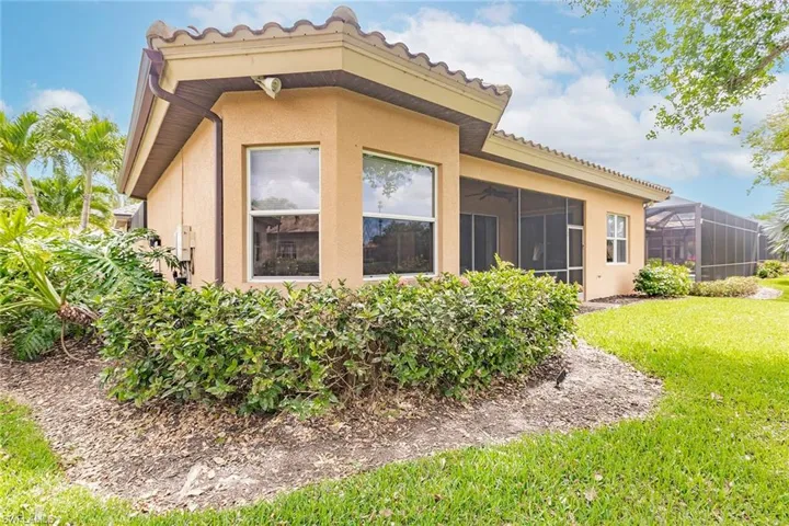 6105 Dogleg Dr, Naples, Florida 34113