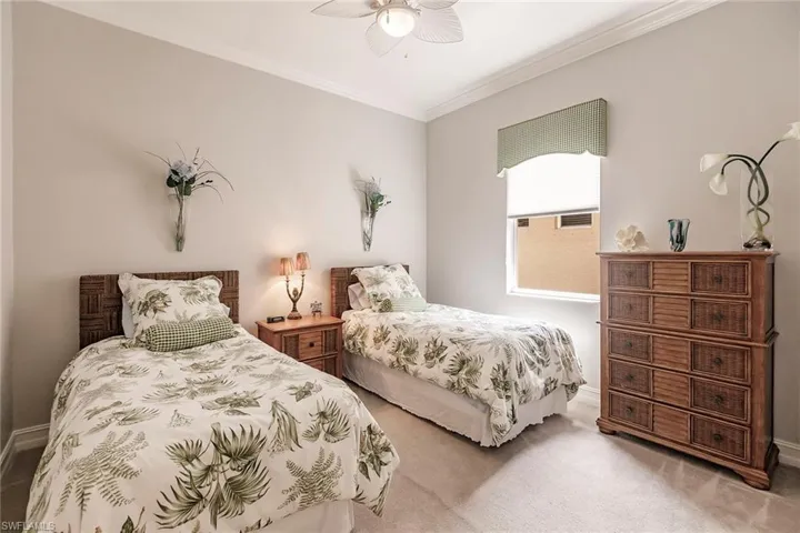 6105 Dogleg Dr, Naples, Florida 34113