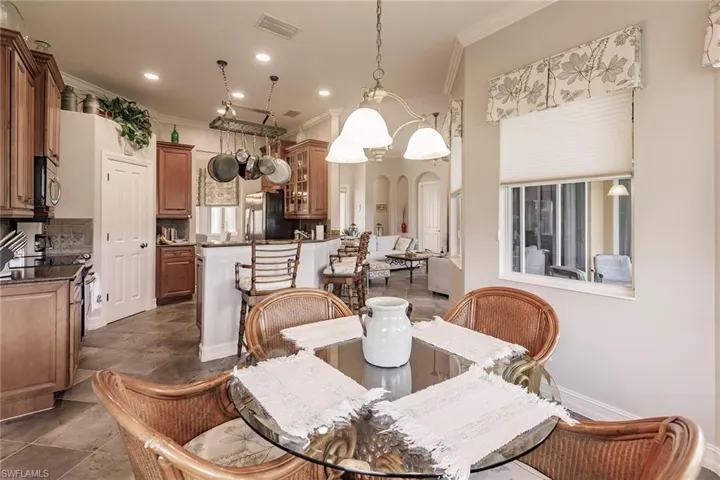 6105 Dogleg Dr, Naples, Florida 34113