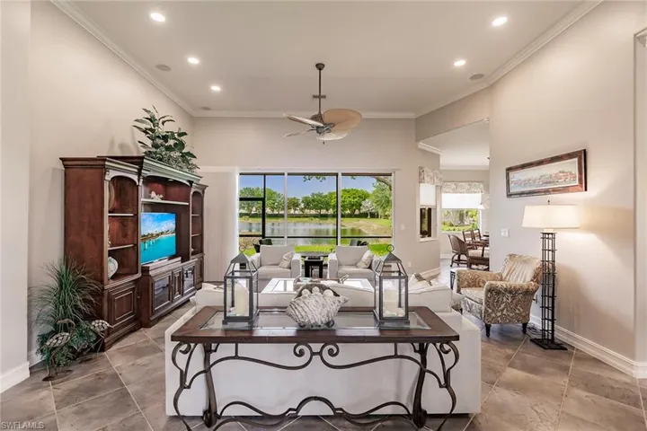 6105 Dogleg Dr, Naples, Florida 34113