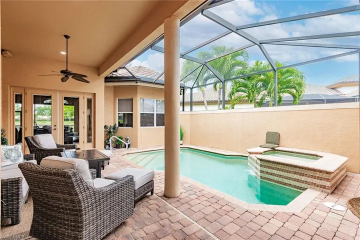 6105 Dogleg Dr, Naples, Florida 34113