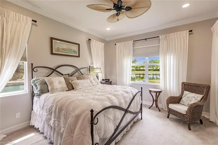 6105 Dogleg Dr, Naples, Florida 34113