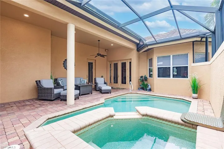 6105 Dogleg Dr, Naples, Florida 34113