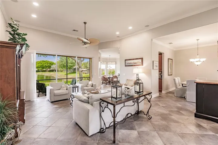 6105 Dogleg Dr, Naples, Florida 34113