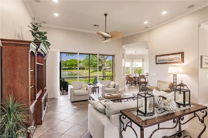 6105 Dogleg Dr, Naples, Florida 34113