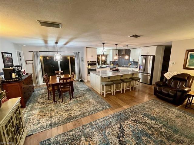 Kitchen/Dining/FamilyGreat Room
