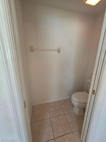 Separate toilet closet