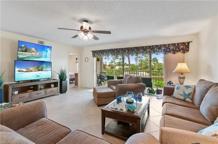 4580 Andover Way 205, Naples, Florida 34112