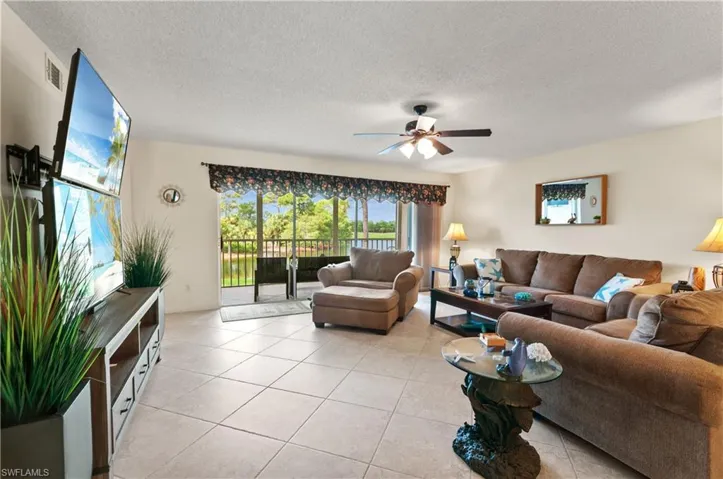4580 Andover Way 205, Naples, Florida 34112
