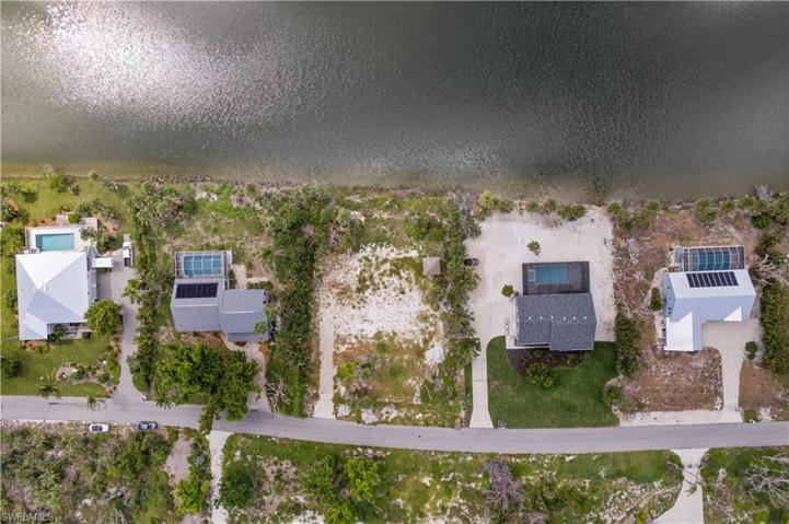 565 Lake Murex CIR, SANIBEL FL 33957