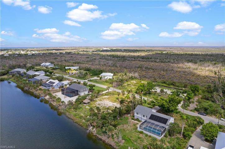 565 Lake Murex CIR, SANIBEL FL 33957