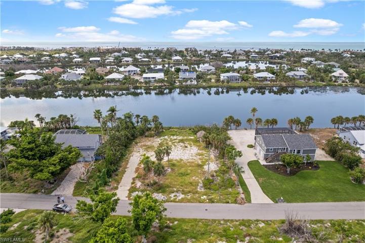 565 Lake Murex CIR, SANIBEL FL 33957