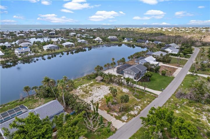 565 Lake Murex CIR, SANIBEL FL 33957