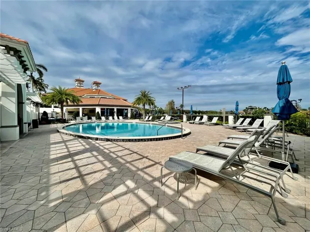 Pool & Spa