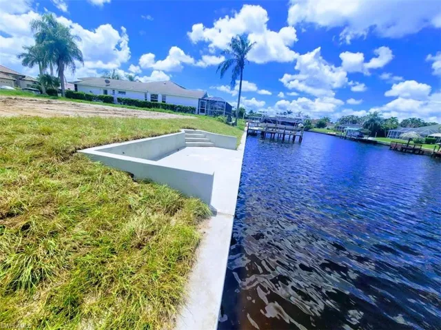 2031 Se 21st St, Cape Coral, Florida 33990