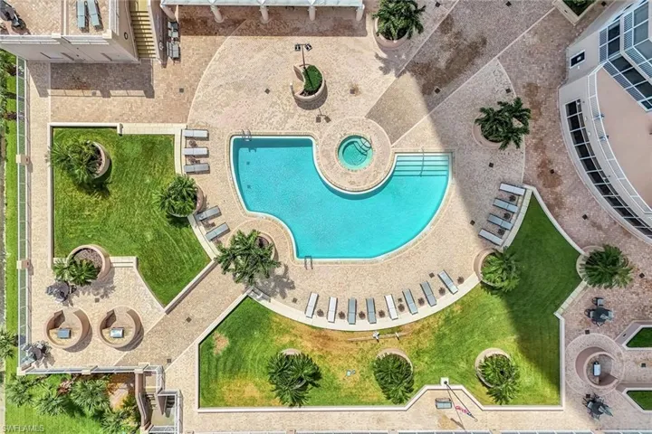 2090 W First  ST, Fort Myers, FL 33901