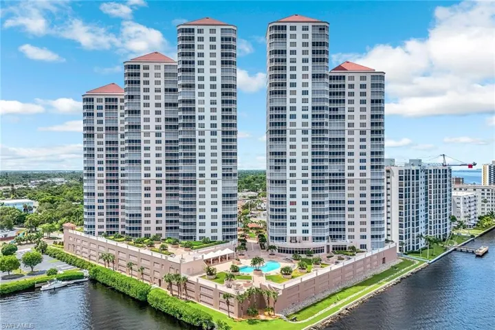 2090 W First  ST, Fort Myers, FL 33901