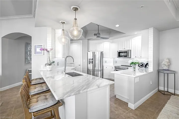 2090 W First  ST, Fort Myers, FL 33901