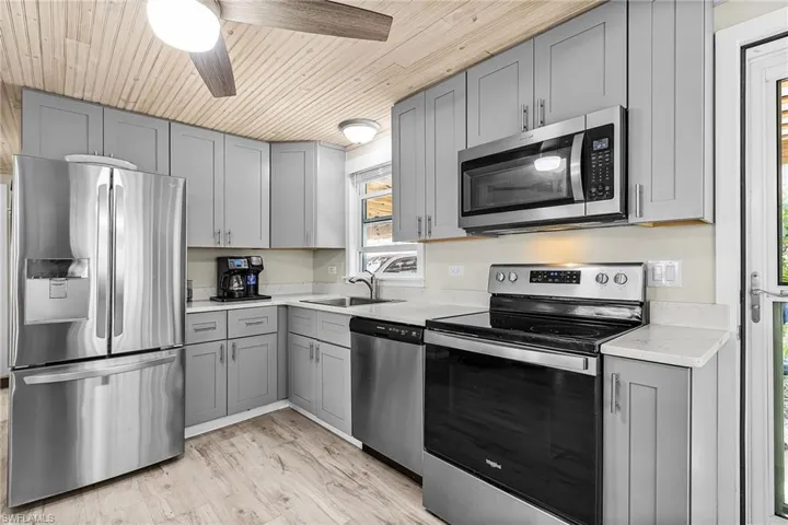 3954 Dewberry Ln, St. James City, Florida 33956