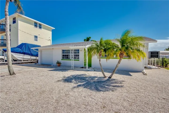 2849  Cheryl  ST, Matlacha, FL 33993