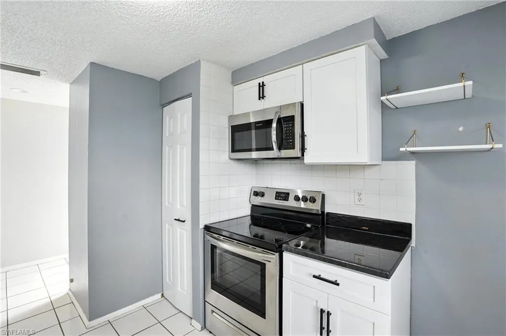 1222 14th PL, Cape Coral, FL 33909,2025000068
