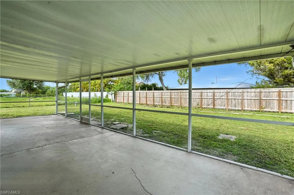 1222 14th PL, Cape Coral, FL 33909,2025000068