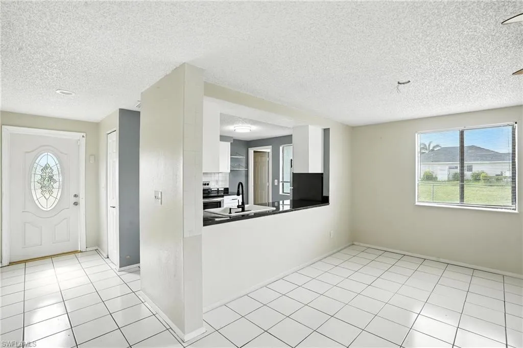 1222 14th PL, Cape Coral, FL 33909,2025000068